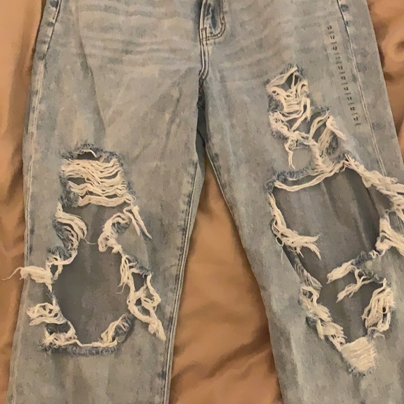 Ripped mom jeans - Picture 3 of 5